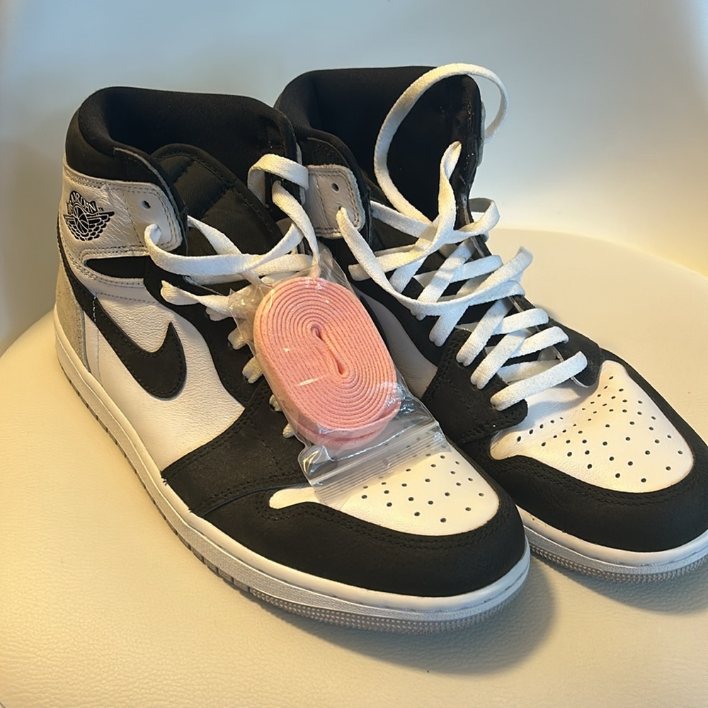 Nike Air Jordan 1 Retro High Bleached Coral